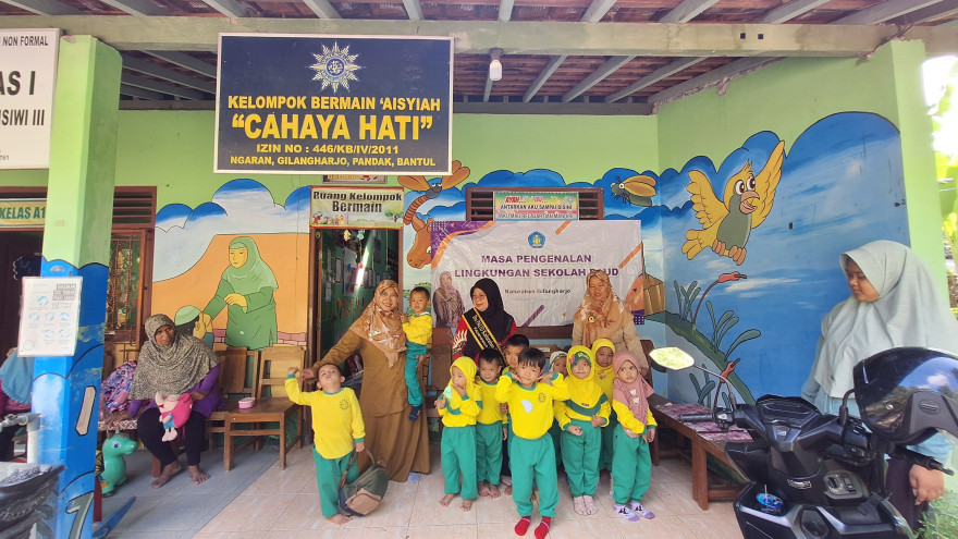 Ketua TPPKK Gilangharjo Dampingi Masa Pengenalan Lingkungan Sekolah (MPLS) Paud Cahaya Hati Ngaran