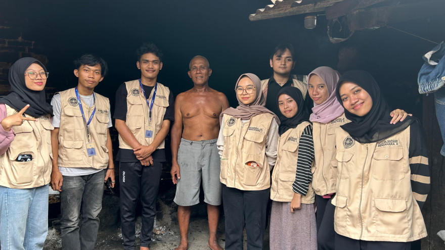 Mahasiswa KKN UAD Unit V.D.2 Dorong Digitalisasi UMKM Dusun Kauman Melalui Platform Digital